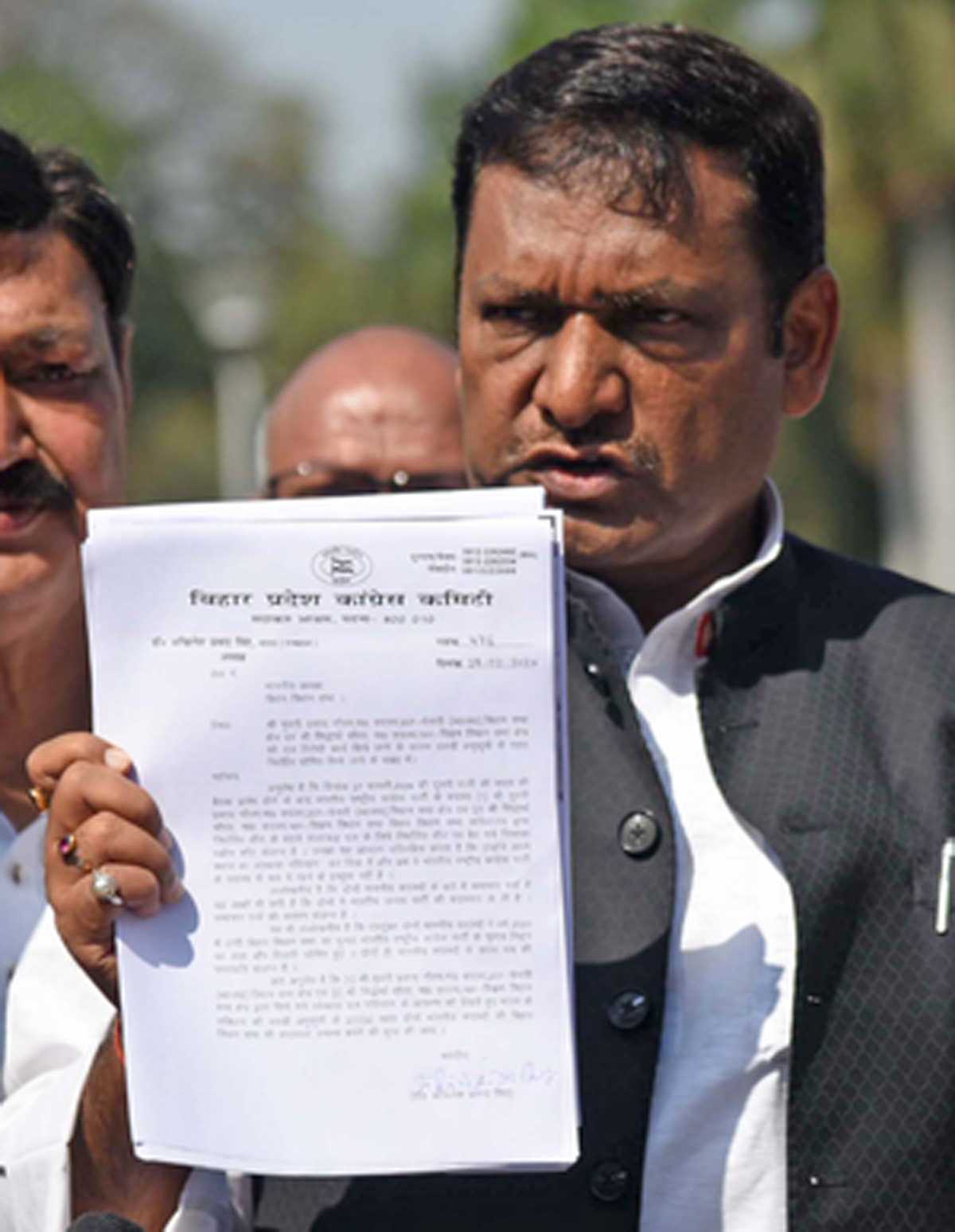 पप्पू यादव ने थामा कांग्रेस का हाथ, अखिलेश सिंह खफा